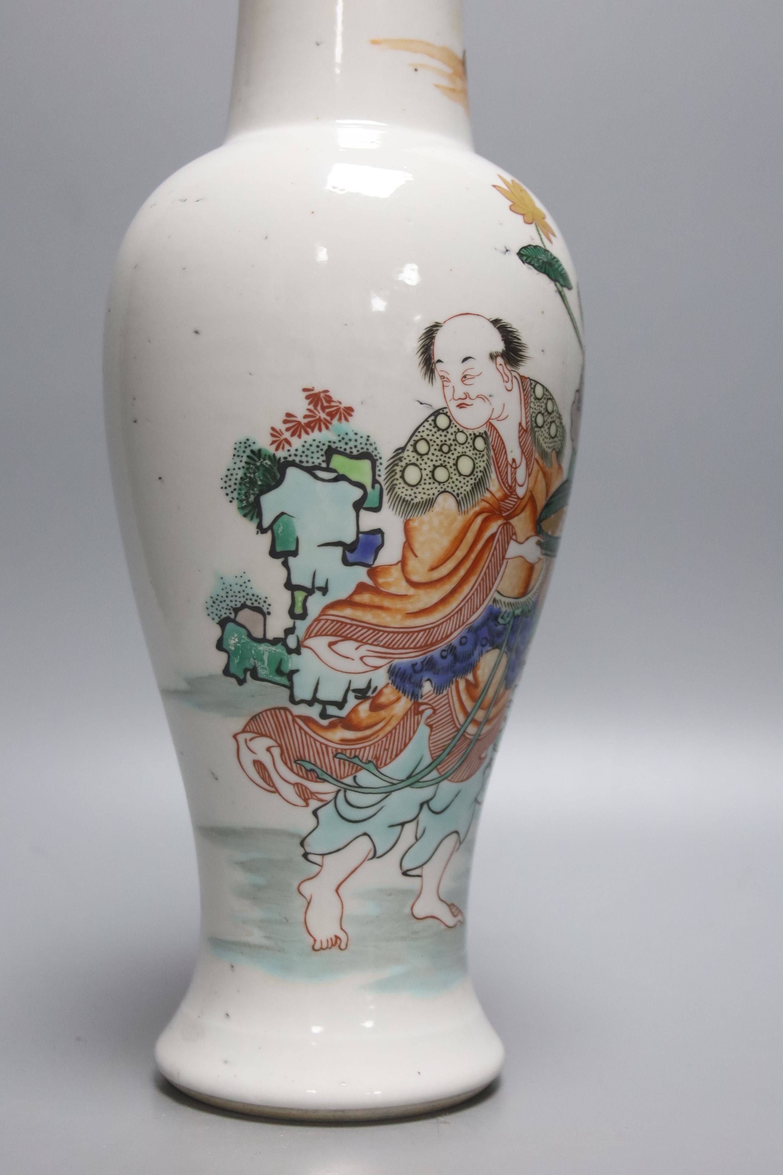 A Chinese porcelain enamelled baluster vase, height 28cm